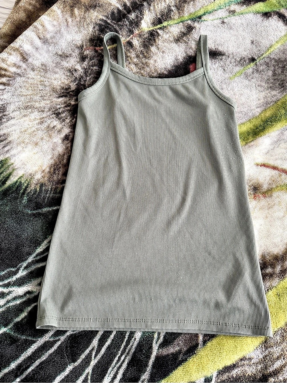 No Boundaries Milo Ribbed Tank Top in Green Like New